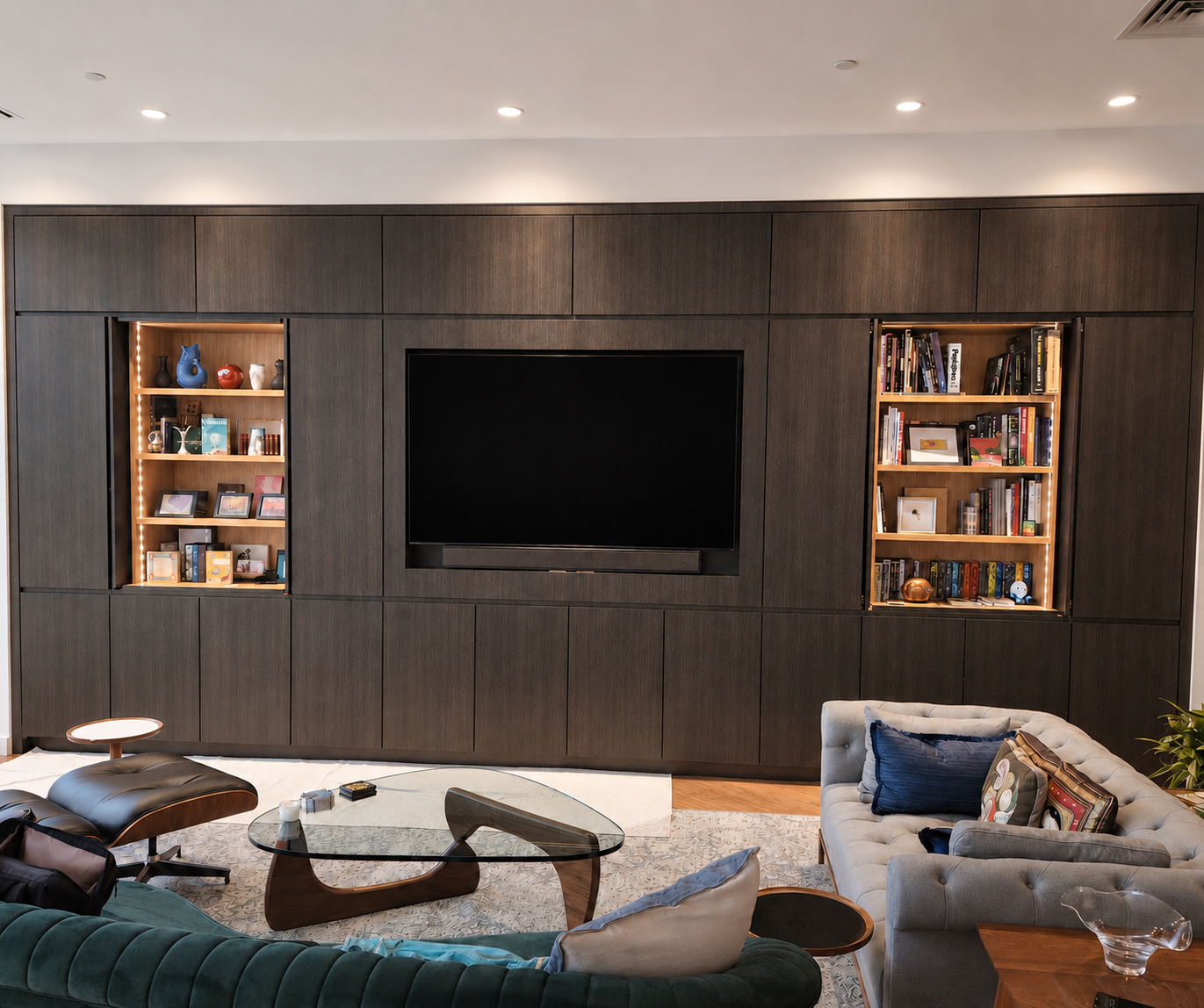 Entertainment wall, Chelsea NY